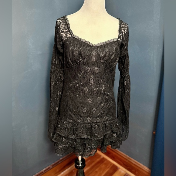 Black Lace Off Shoulder Drape Sleeve Dress - Picture 2 of 10